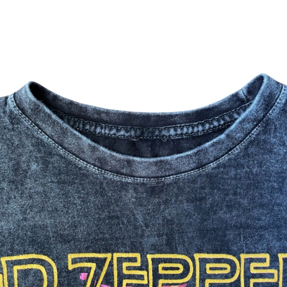 Led-Zeppelin Graphic T-Shirt USA 1977 Black Pink Unisex Size Small - Picture 5 of 9